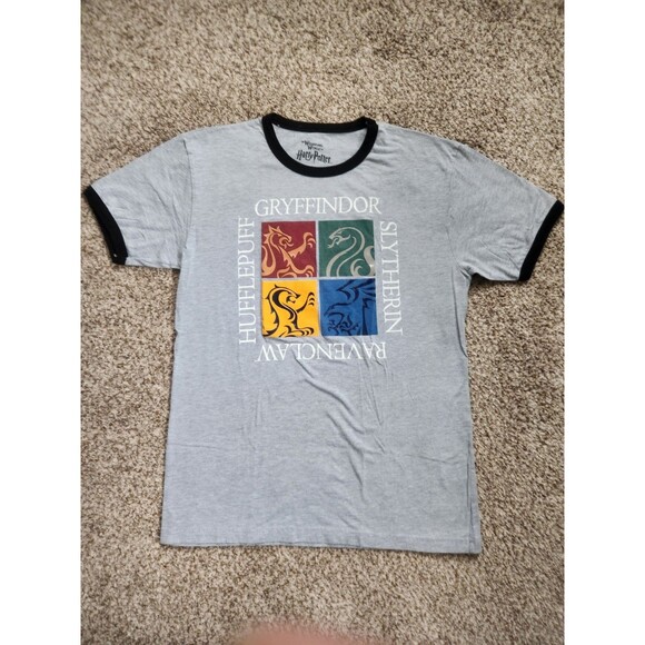 THE WIZARDING WORLD OF HARRY POTTER Alumni T-shirt Size Medium - Picture 1 of 6